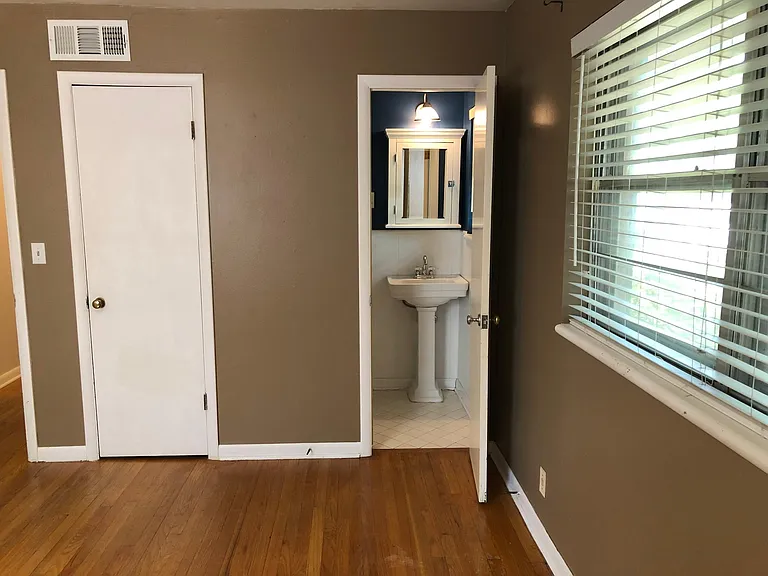 1308 Sycamore St — Photo 21