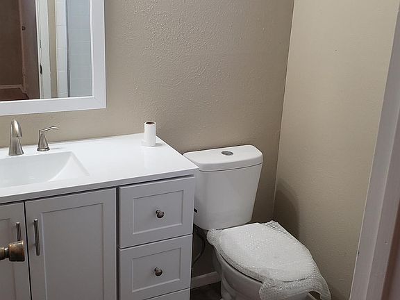 4th image of 1005 Westminster Ct