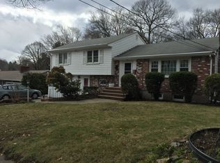 31 Booth Rd, Dedham, MA 02026