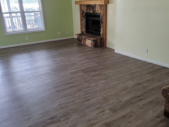 2nd image of 891 Lucy Rd