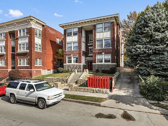 5th image of 4111-4113 Walnut St #12-L