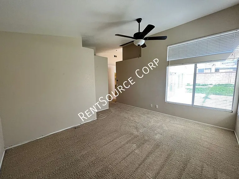 3424 Amber St — Photo 15