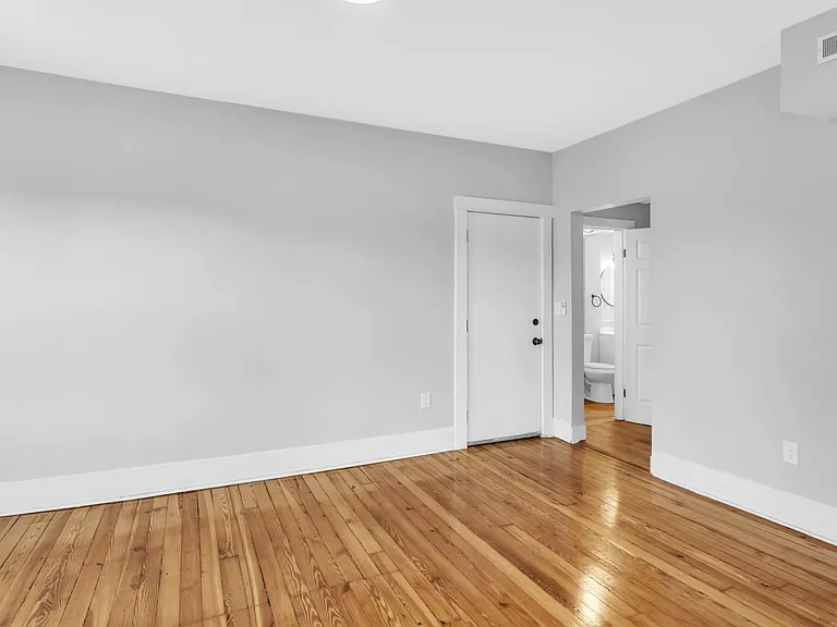 863 Chicopee St #3R — Photo 14