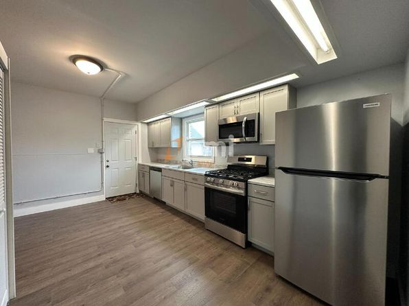 416 E 9th St #1, Michigan City, IN 46360