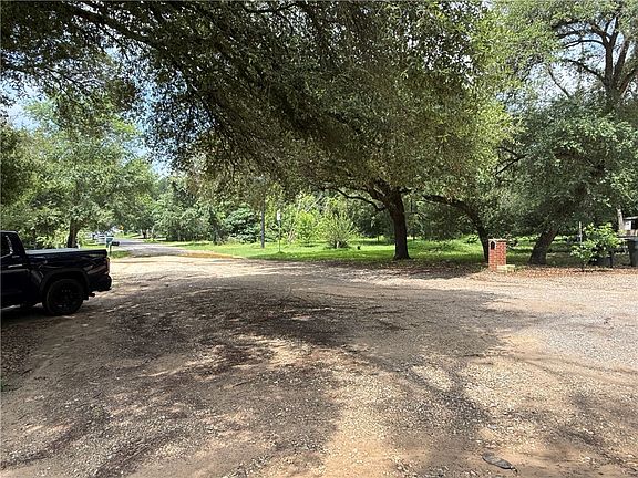 3rd image of 2503/2504 Emerald Dr