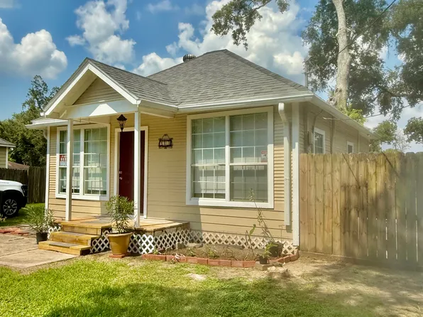 914 W Snyder St, Alvin, TX 77511