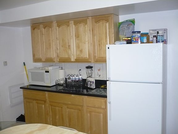 2nd image of 873 Skyline Dr #A