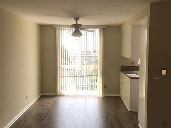 3rd image of 520 S 6th St APT T