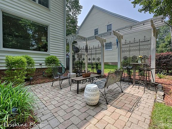5th image of 5713 Swanston Dr