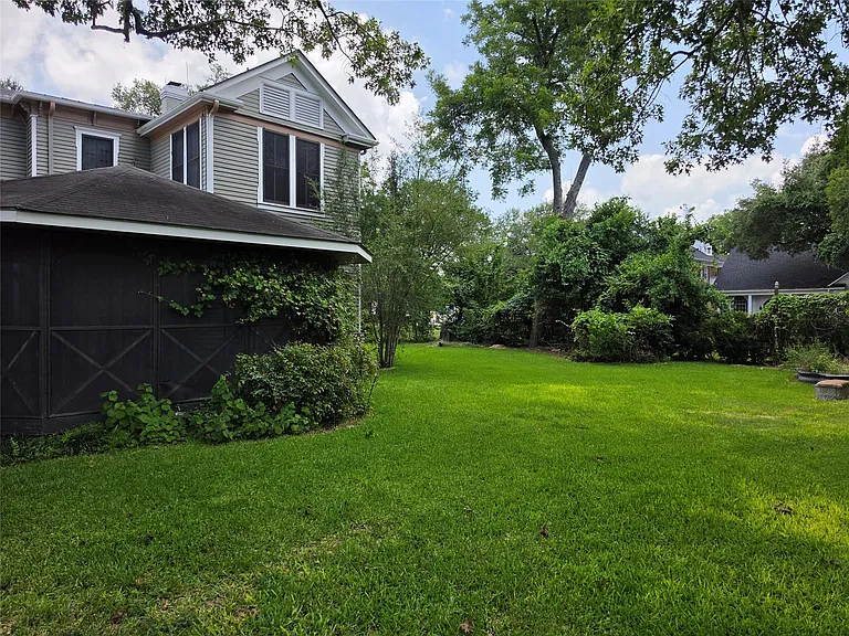 815 E Washington Ave — Photo 15