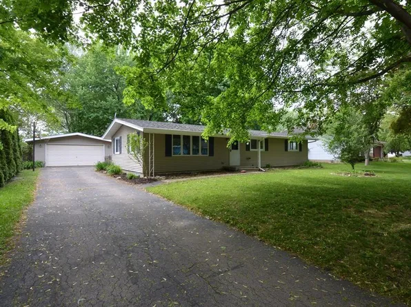 450 South Buckingham BOULEVARD, Whitewater, WI 53190