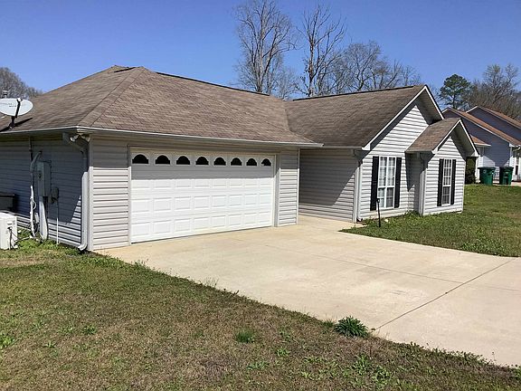 2nd image of 131 White Oak Loop