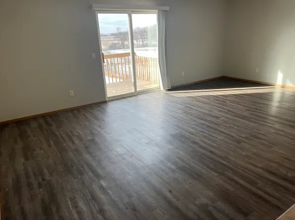 500 W Acres Dr #7, Valley Springs, SD 57068