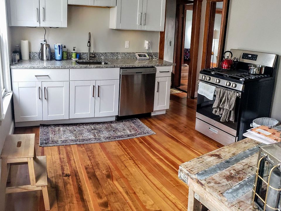 10-12 Mortimer Pl. #1 Somerville Shared Unit Photo 3
