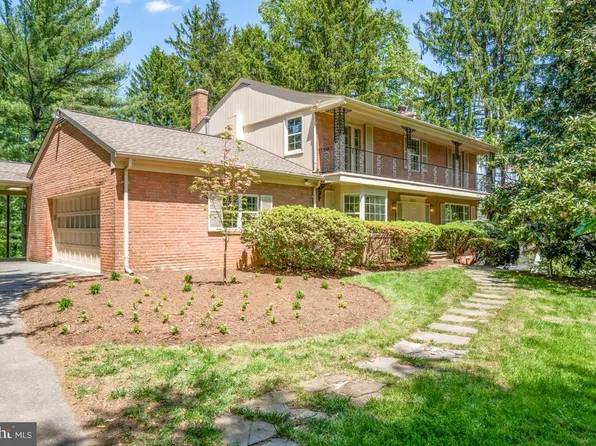 3211 Farmington Dr, Chevy Chase, MD 20815