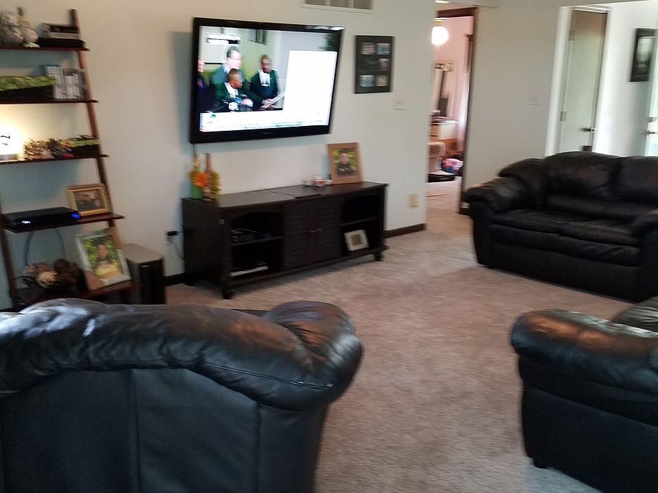 Family Room 1