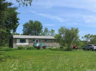 4420 Woodside Rd, Lawtons, NY 14091