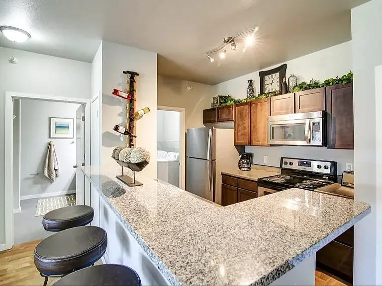 North Highlands Apartments and Villas — Photo 1