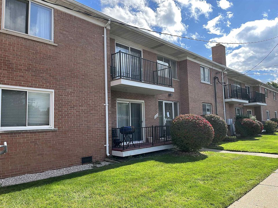 1st image of 32155 Beaconsfield St