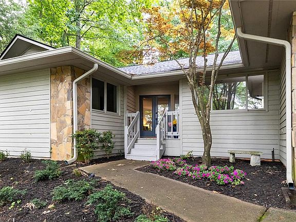 3rd image of 4198 Lake Rill Ct