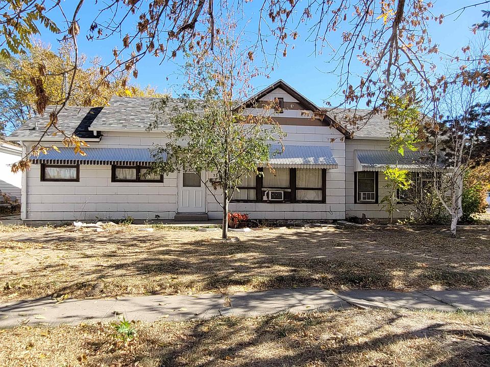 1st image of 303 N CHESTNUT