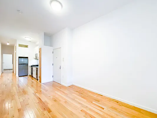 Rented by City Connections Realty | media 2
