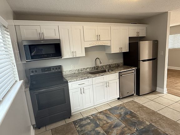 4th image of 139 McDonnell Ave #17655362
