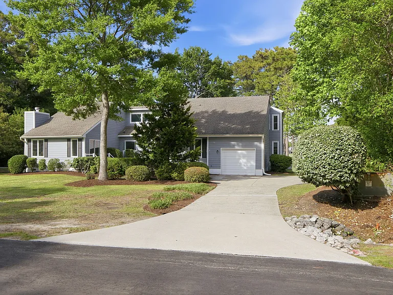304 Lord Granville Dr — Photo 3