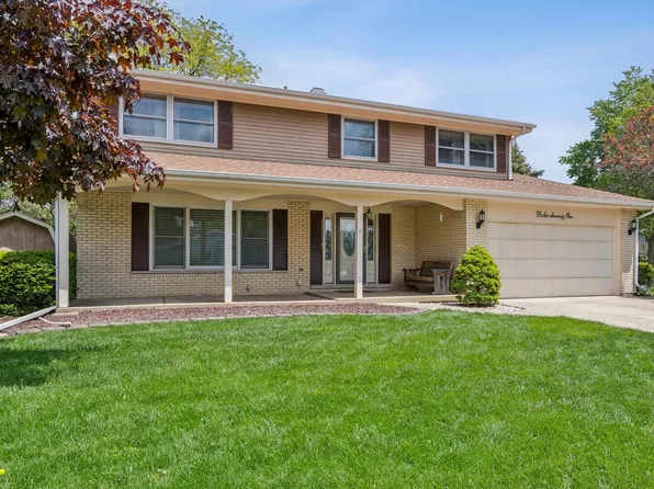5S671 Park Meadow Dr, Naperville, IL 60540