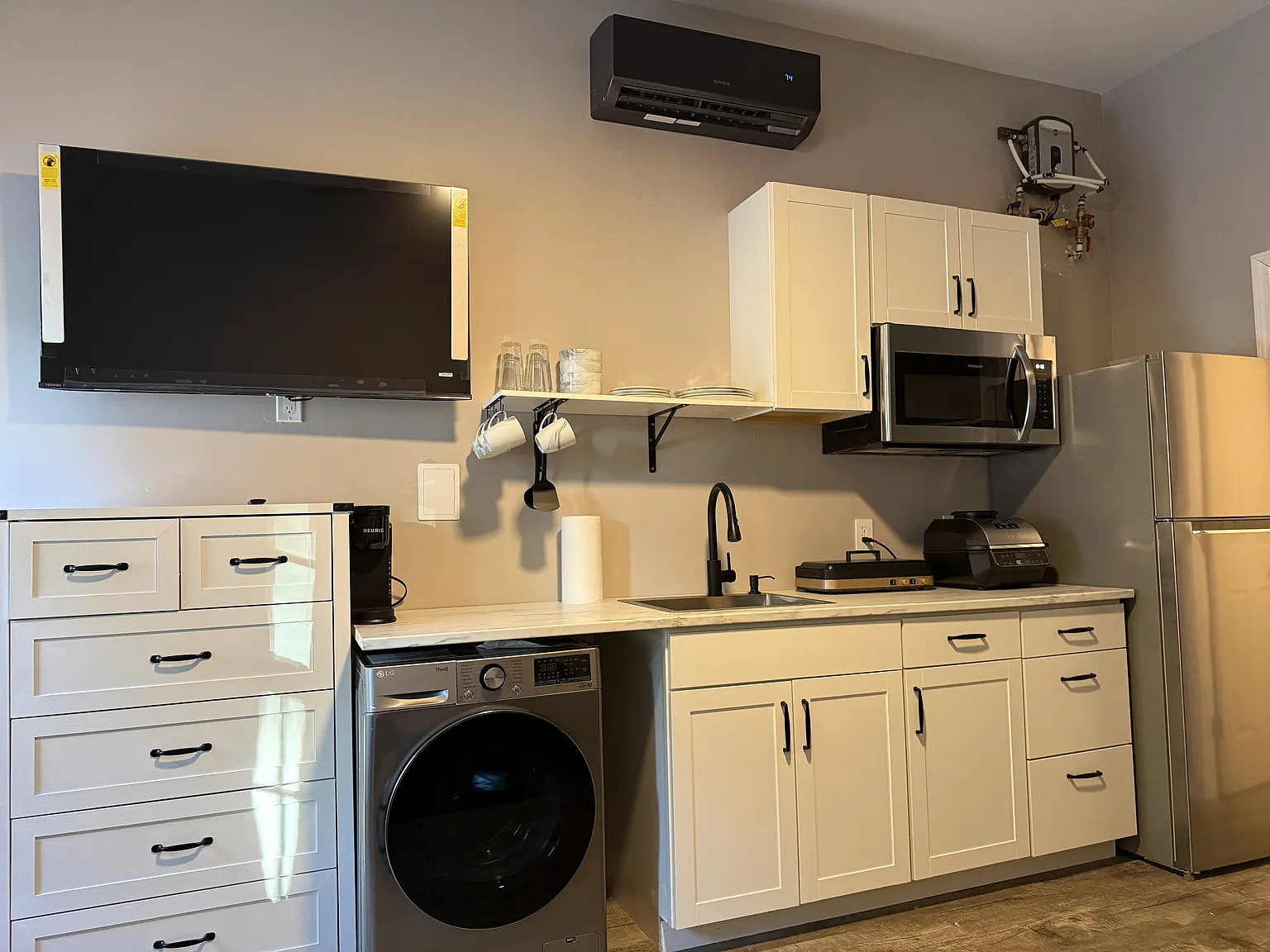 Studio, 400 sqft, $1,250 — Photo 2