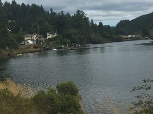 150 Scholfield Dr, Reedsport, OR 97467