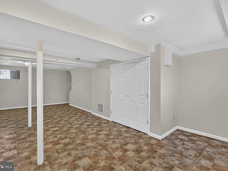2931 Sunset Ln — Photo 37