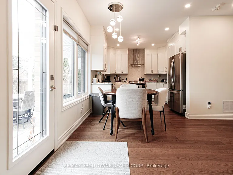 3301 Nadine Cres — Photo 12