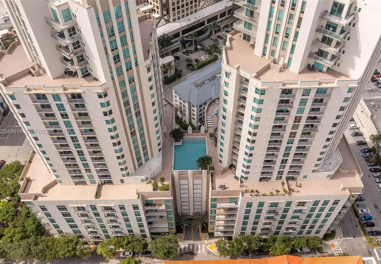 Metropolis I At Dadeland — Photo 2