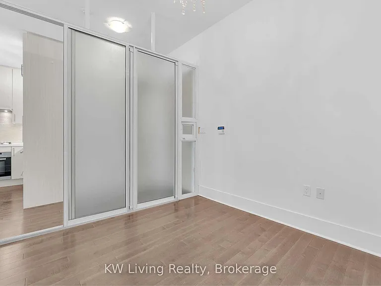 29 Queens Quay E #828 — Photo 9