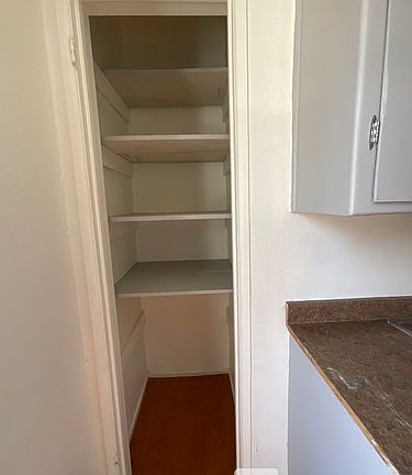 3rd image of 1322 Valencia St #1/2