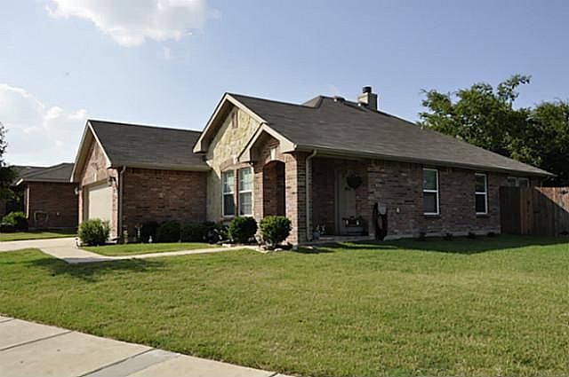 1st image of 500 Jennifer Dr