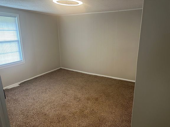3rd image of 435 W Queen St