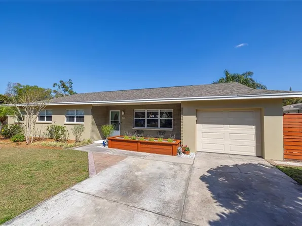 160 Avon Dr, Safety Harbor, FL 34695