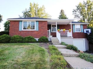 906 E Arcadia Dr, Pittsburgh, PA