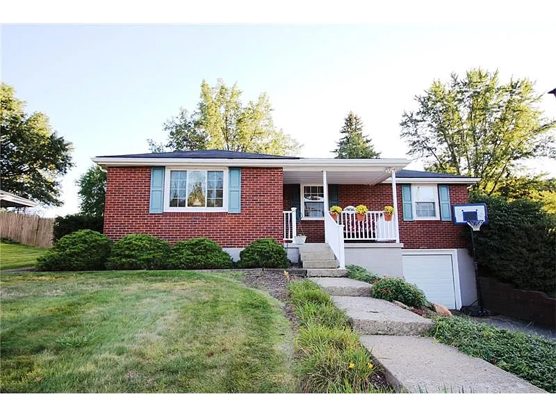 906 E Arcadia Dr photo 1