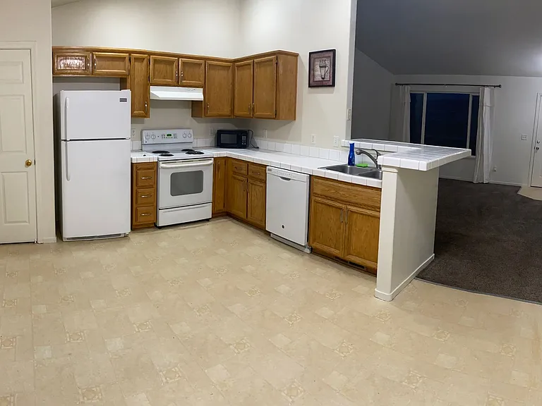 1320 Nevada Pacific Blvd — Photo 9