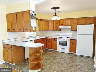 2nd image of 11497 Brechbill Rd
