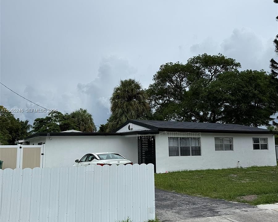 1st image of 331 NW 39th Ave
