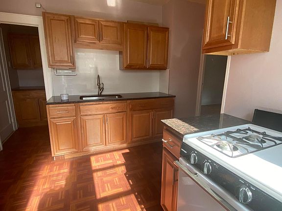5th image of 6402 Eliot Ave