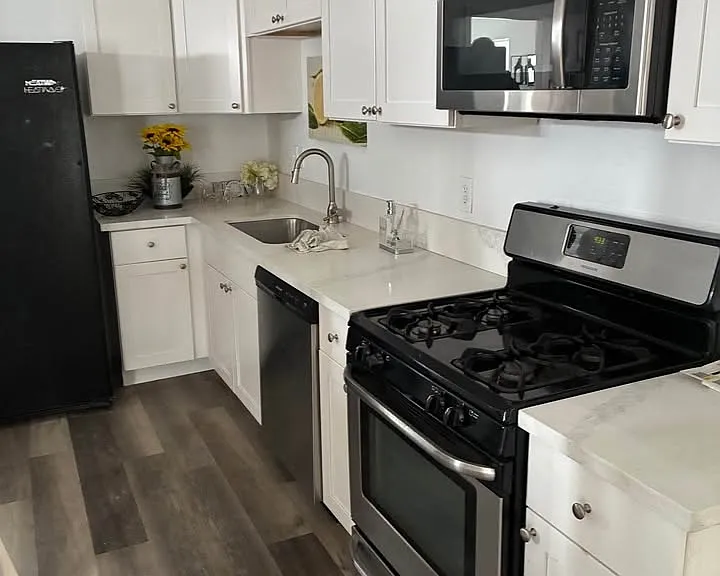 17985 Grand Ave — Photo 8