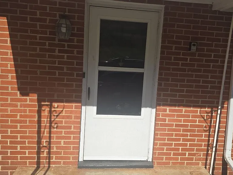 410 Dorrier Dr — Photo 3