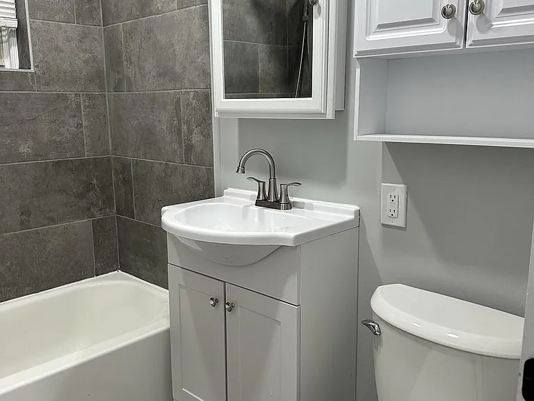 200-15 W Sedgwick St #102 — Photo 14