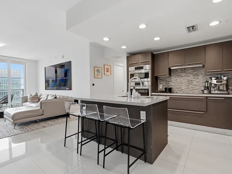 7825 NW 107th Ave #710 — Photo 5
