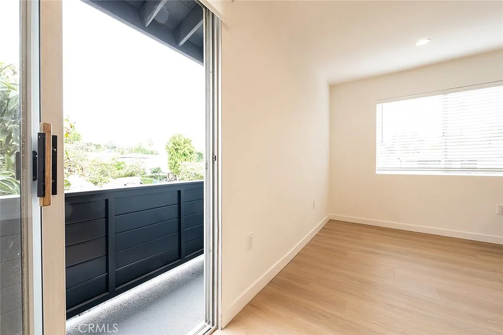 2 bed, 750 sqft, $2,979 — Photo 4